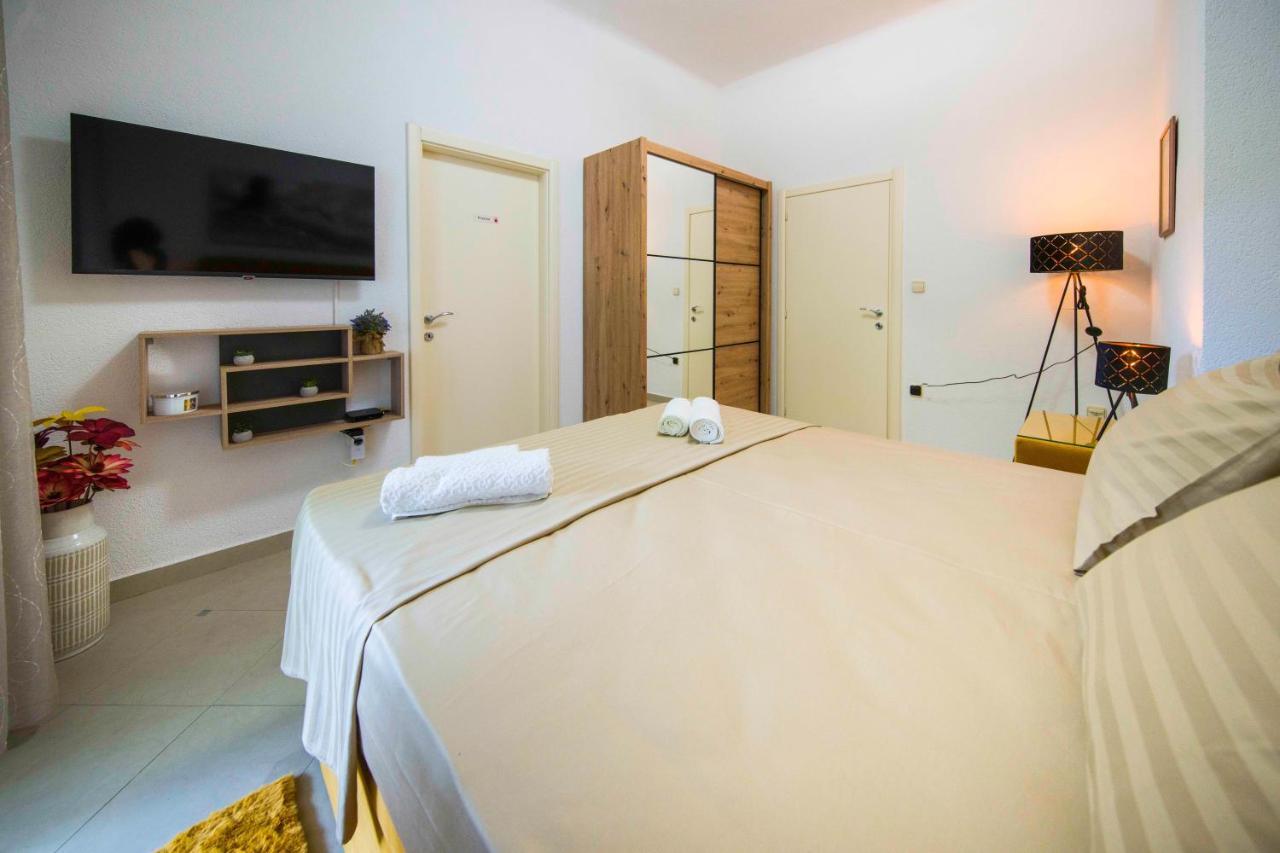 Apartment Alice Central Luxe Split Exterior foto